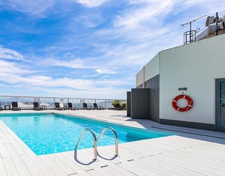 Central One Bed Apartment, Sleeps 4 With Roof Top Pool. Gibraltar Zewnętrze zdjęcie